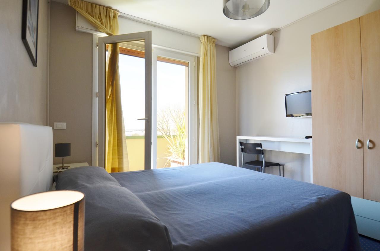 Double or Twin Room,643700091:JPEG