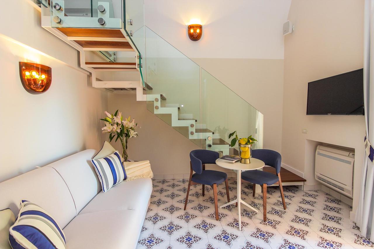 Double Room Split Level