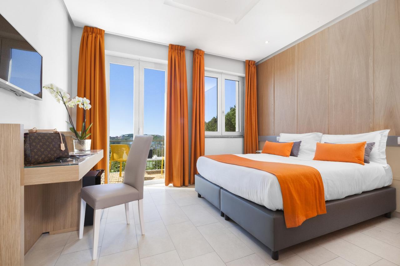 Deluxe Double or Twin Room,643820694:JPEG