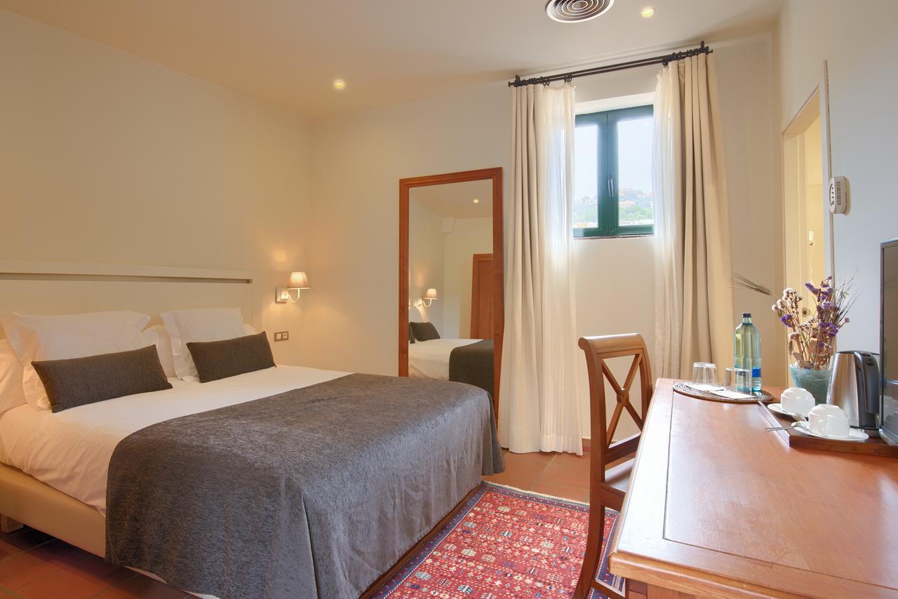 Small Double Room,1211467405:JPEG