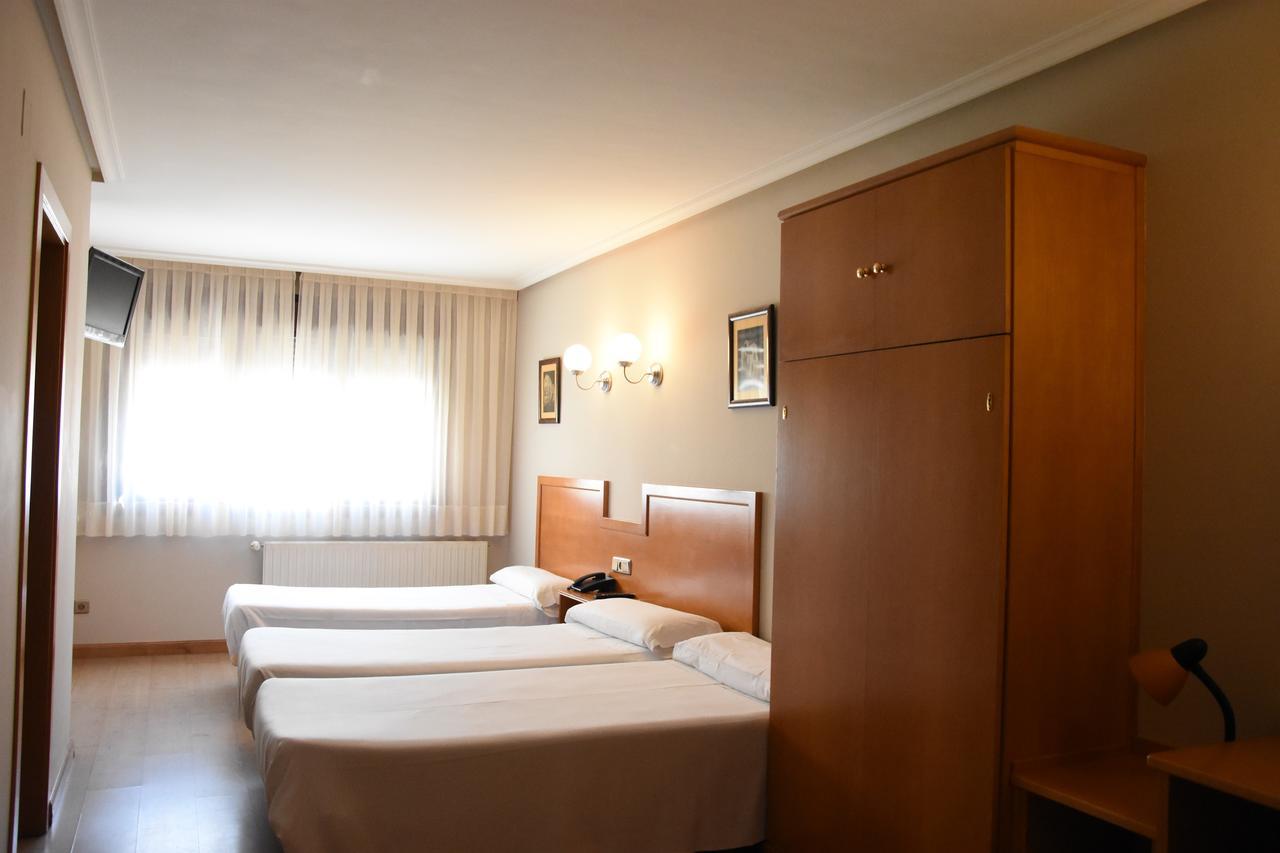 Basic Triple Room,644205174:JPEG