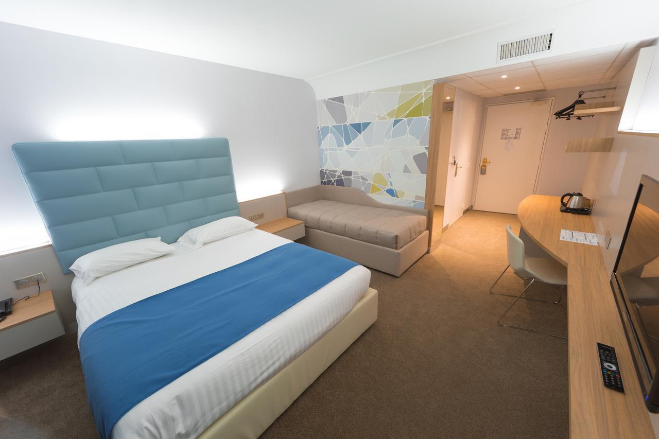 Premium Triple Room