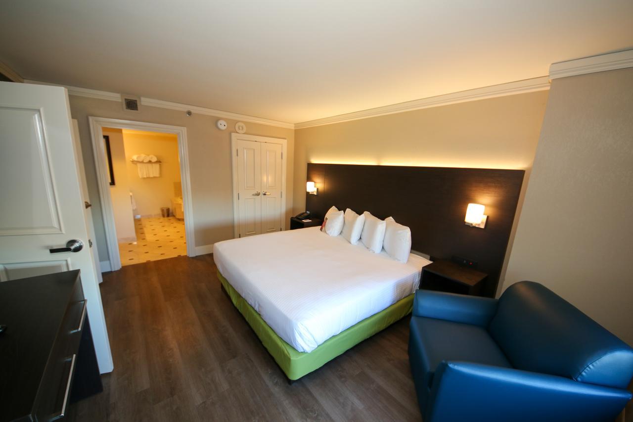 One-Bedroom Suite