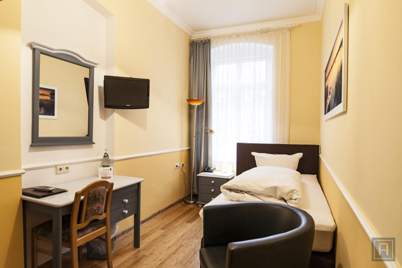 Standard Single Room,644571132:JPEG