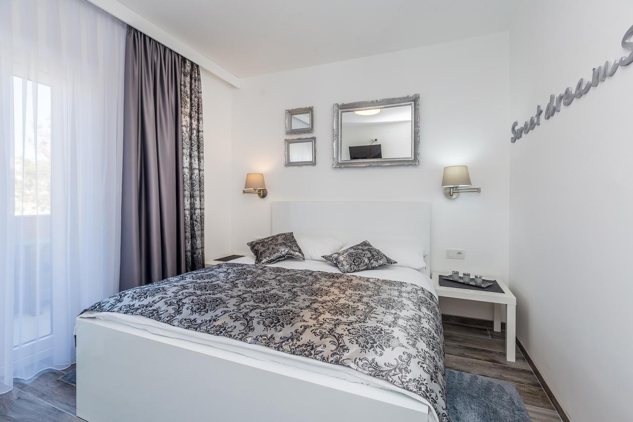 Two-Bedroom Apartment Balcony Sea View