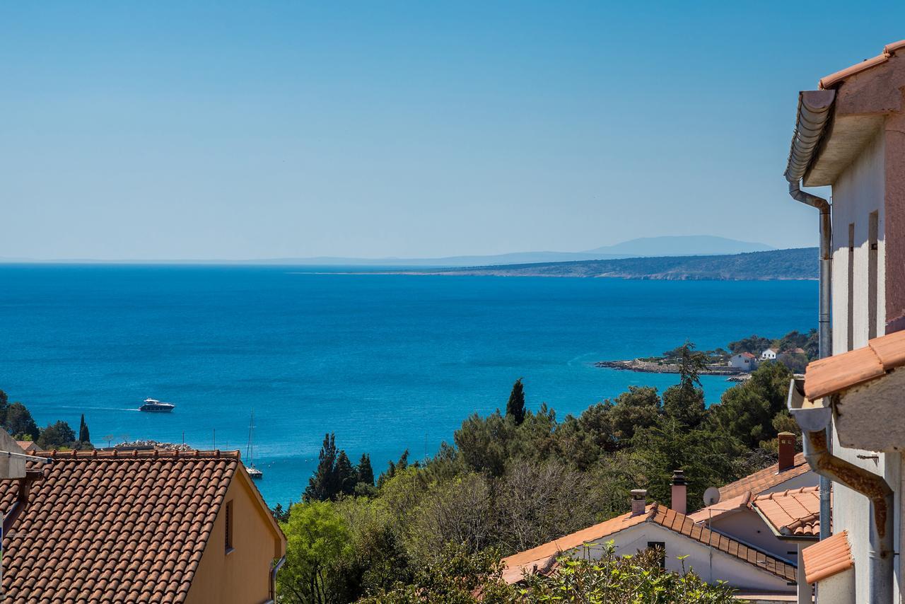 One-Bedroom Apartment Balcony Sea View