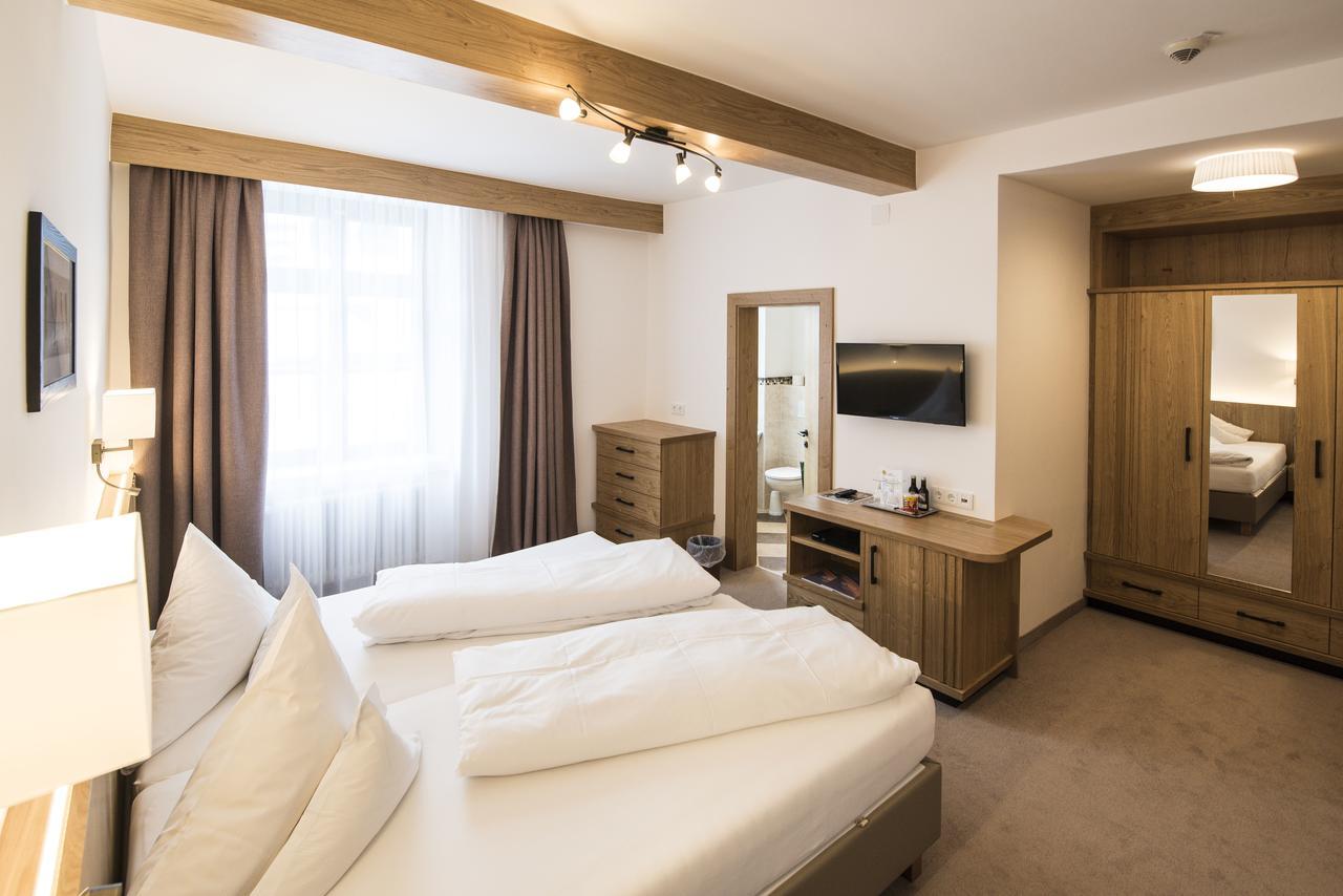 Small Double Room,1553713306:JPEG