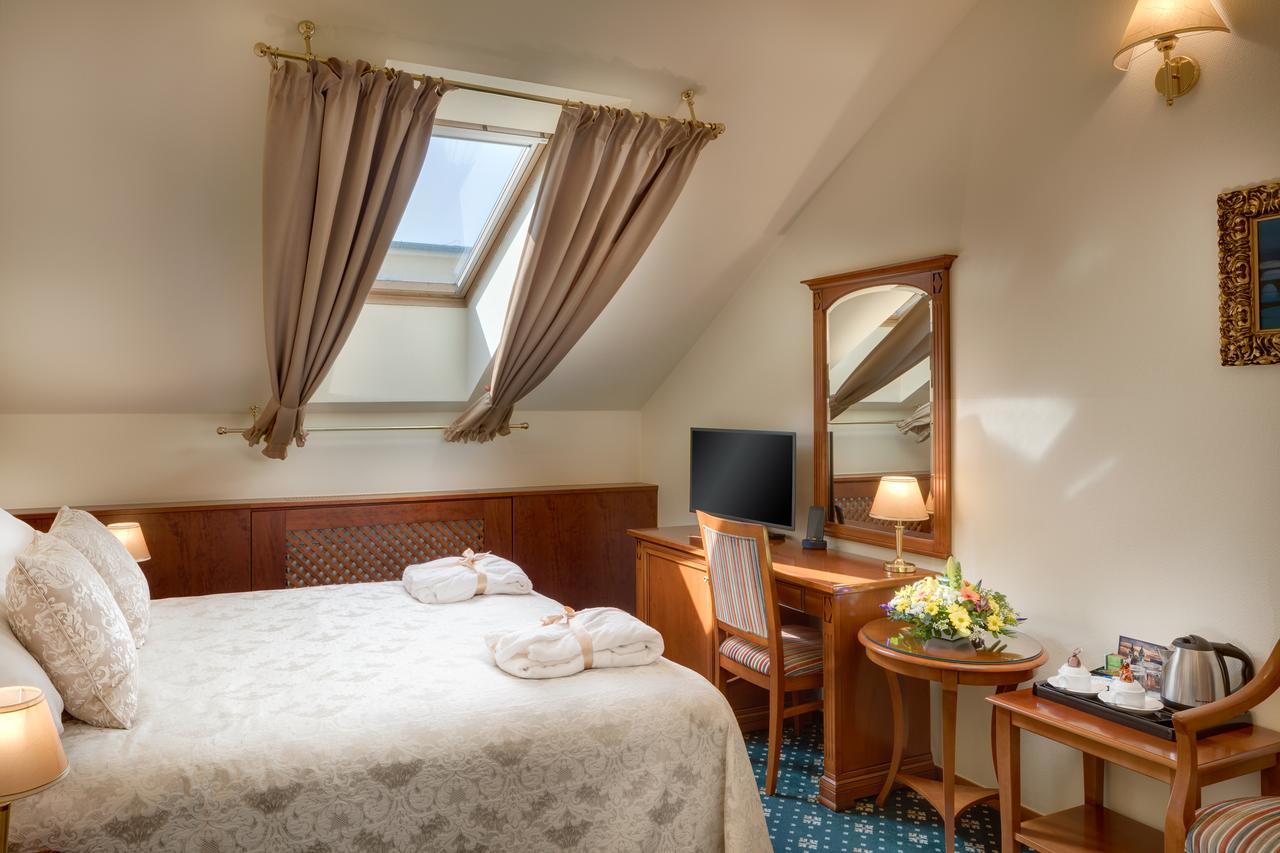 Standard Double Room,644810880:JPEG