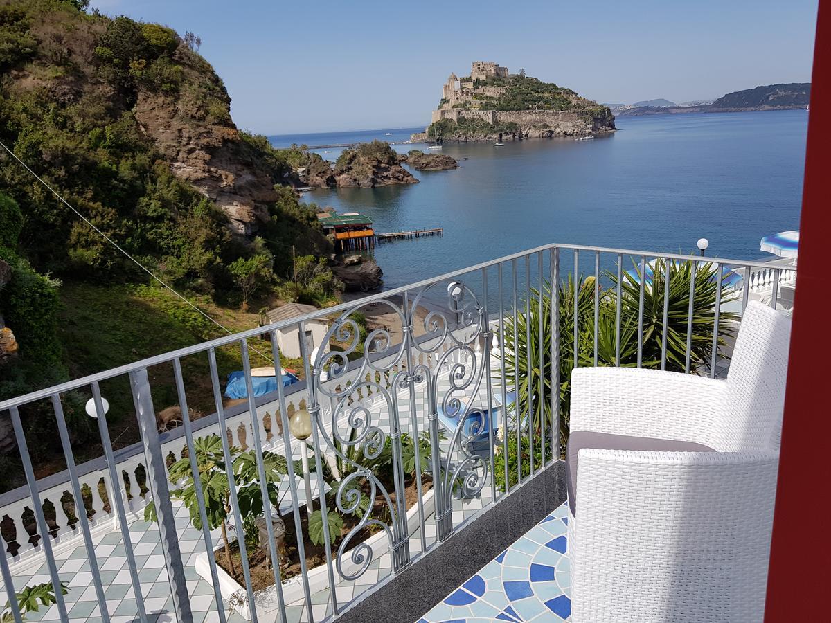 Double or Twin Room Sea View