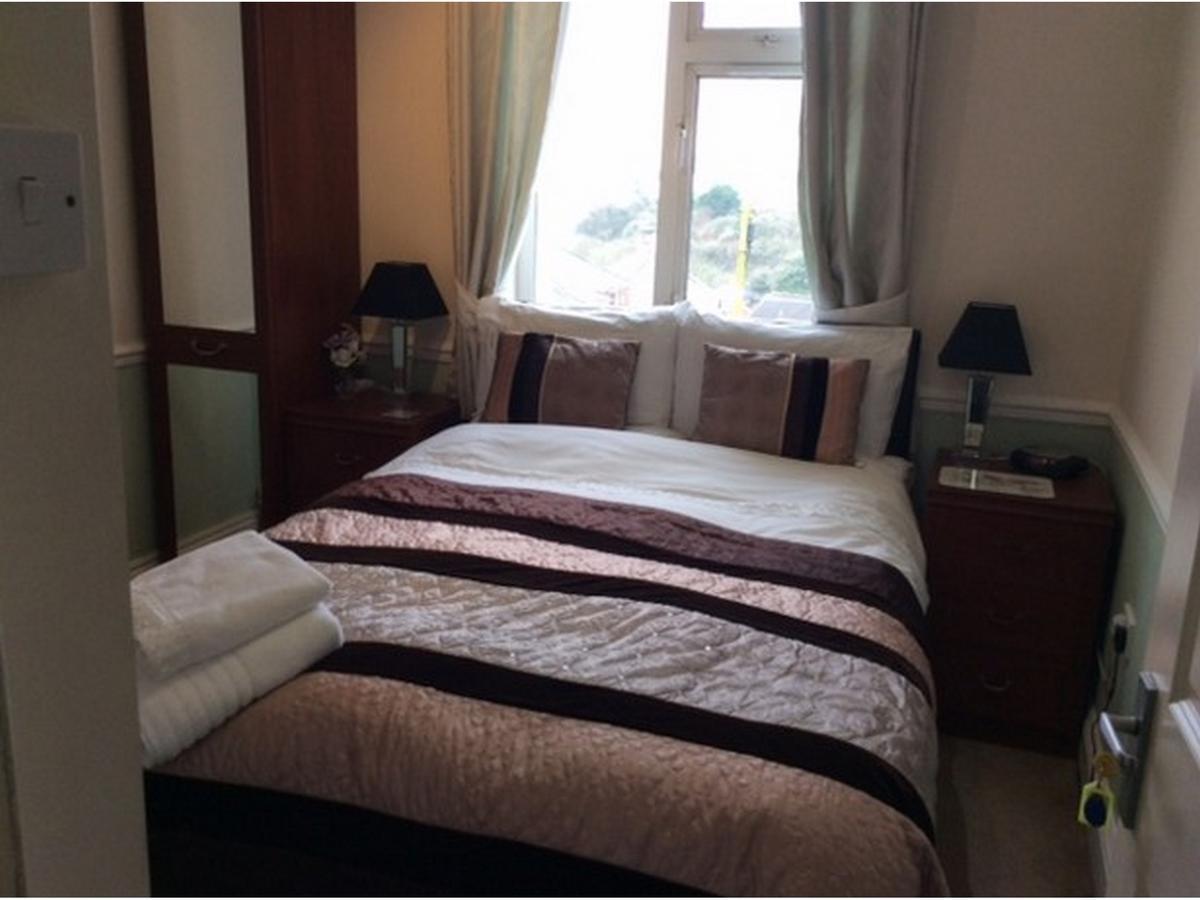 Double Room Private Bathroom
