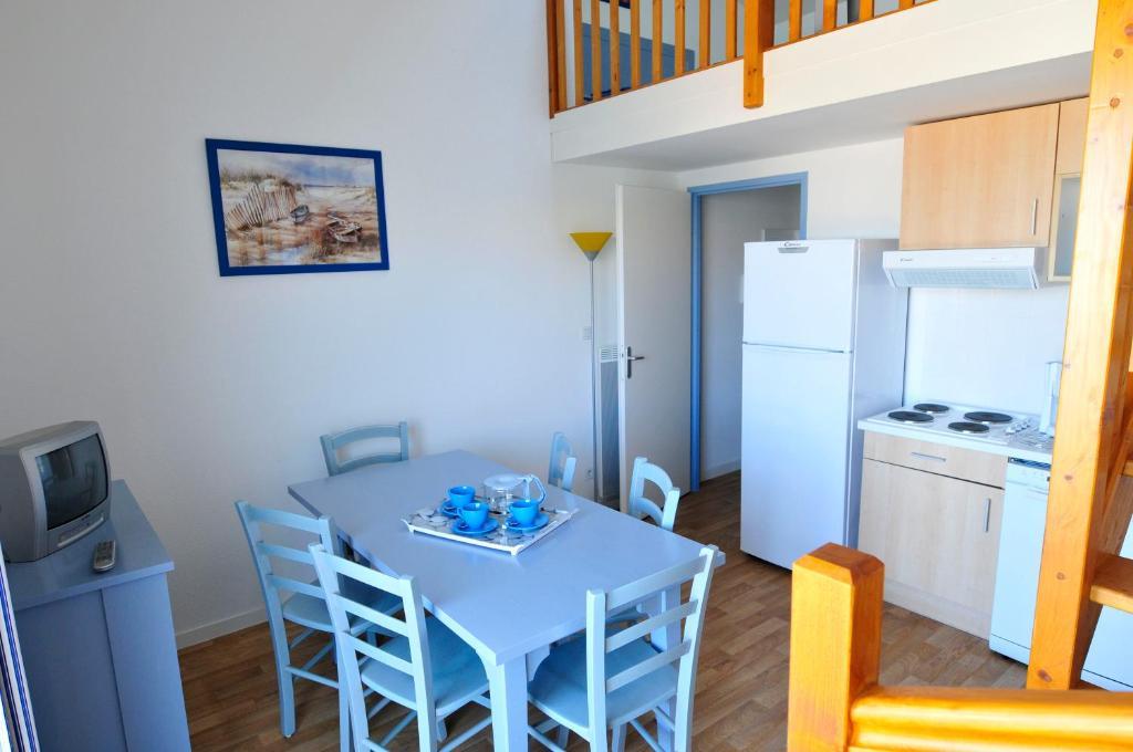 One-Bedroom Apartment,698747211:JPEG