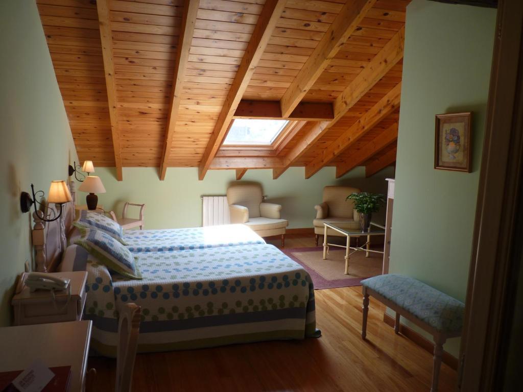 Family Room,698874015:JPEG