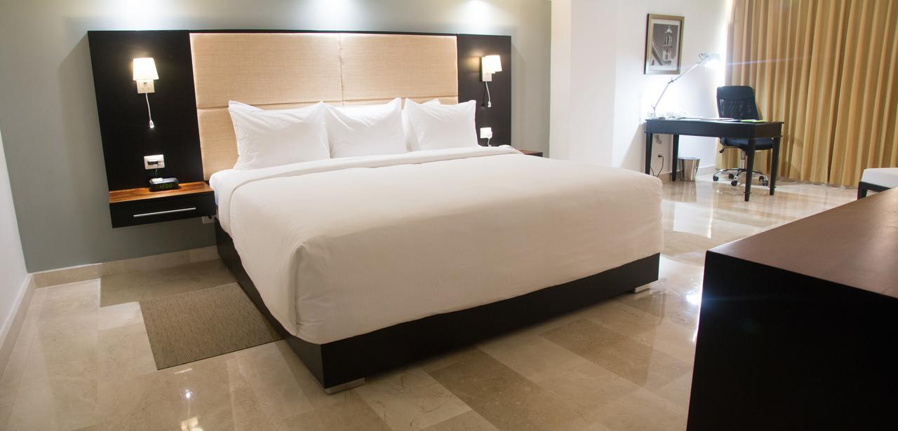 Standard King Bed,842856221:JPEG
