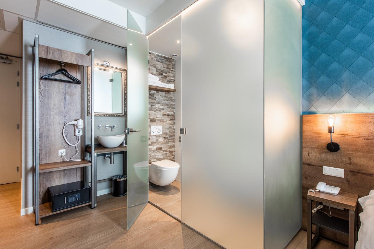 Deluxe King Suite