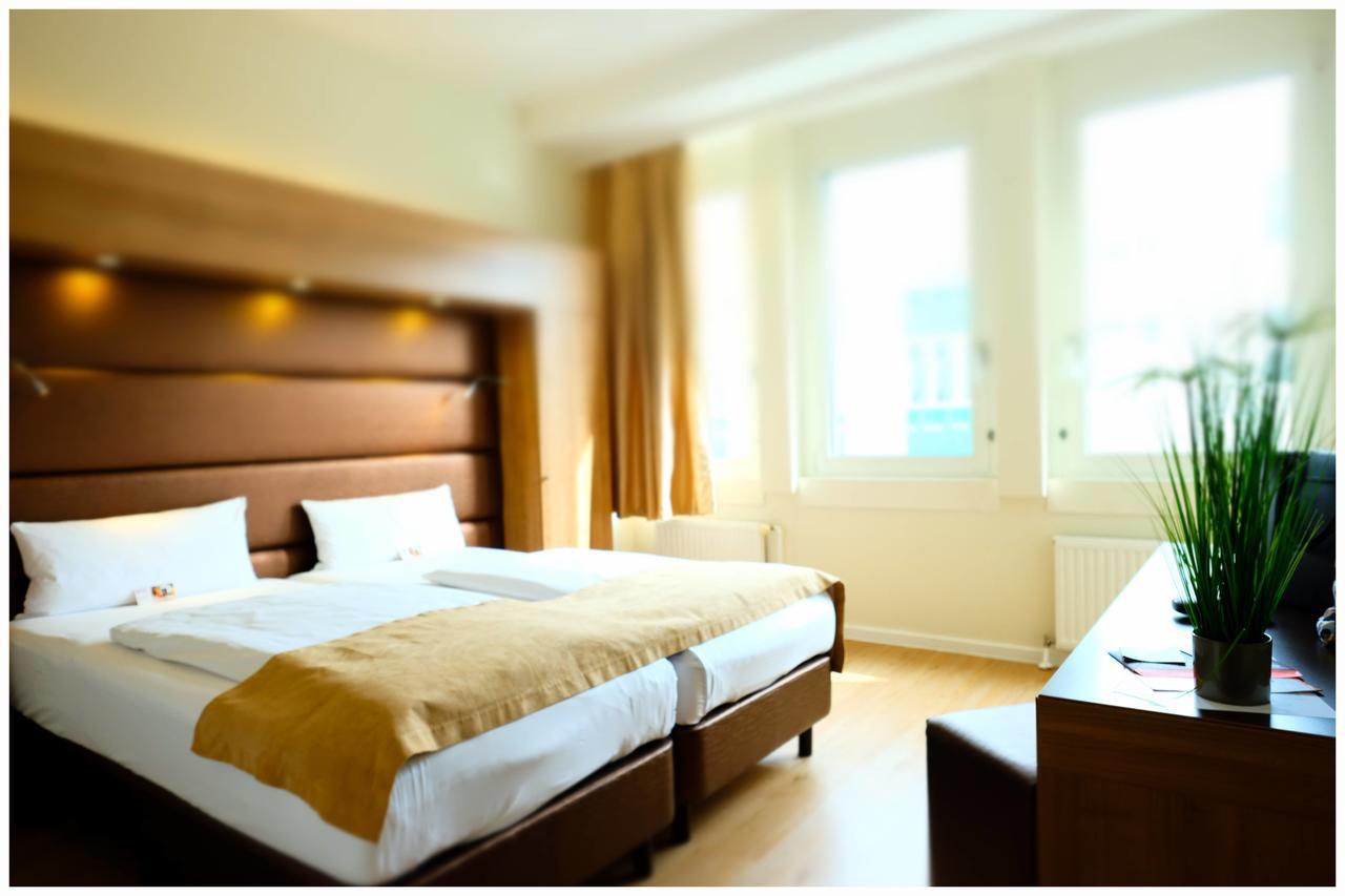 Standard Twin Room,1211945053:JPEG