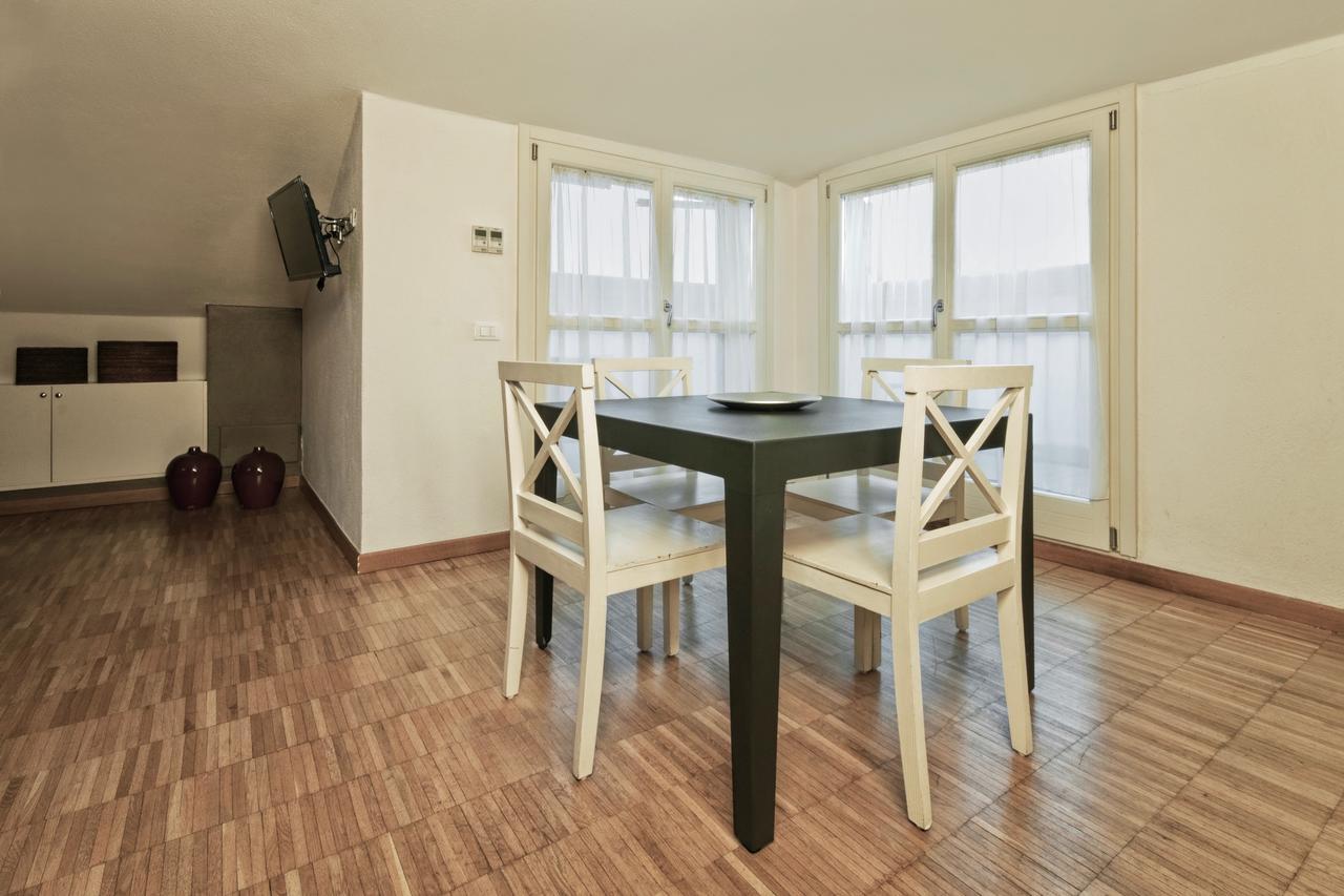 Apartment Terrace,823192577:JPEG