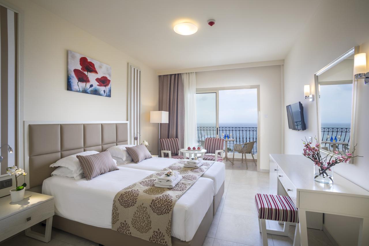 Superior Double or Twin Room Sea View