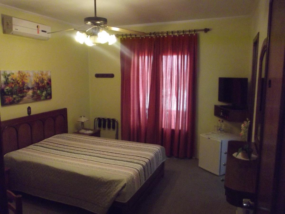 Quarto Deluxe com Cama de Casal ou 2 de Solteiro