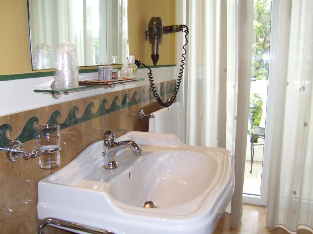 Standard Triple Room,1341739370:JPEG