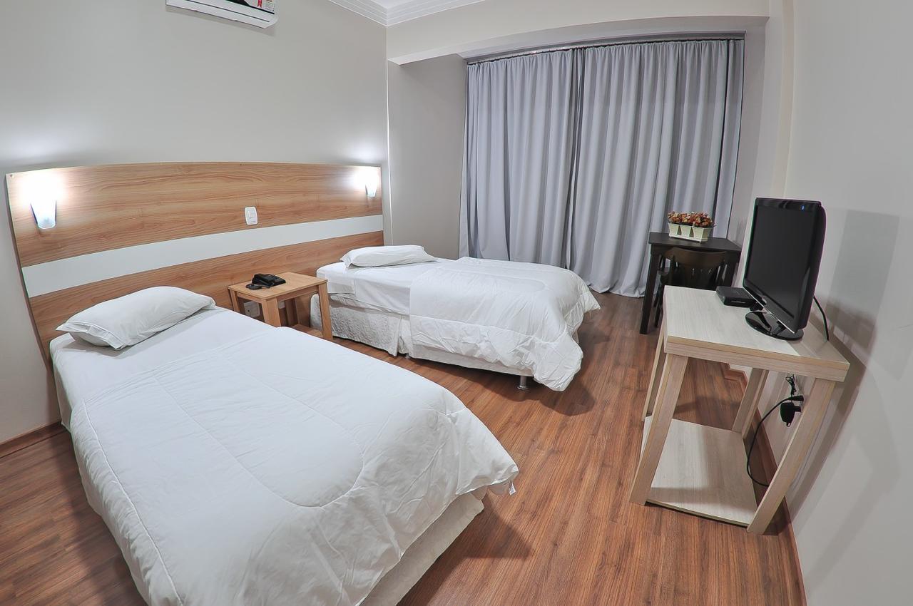 Quarto Duplo