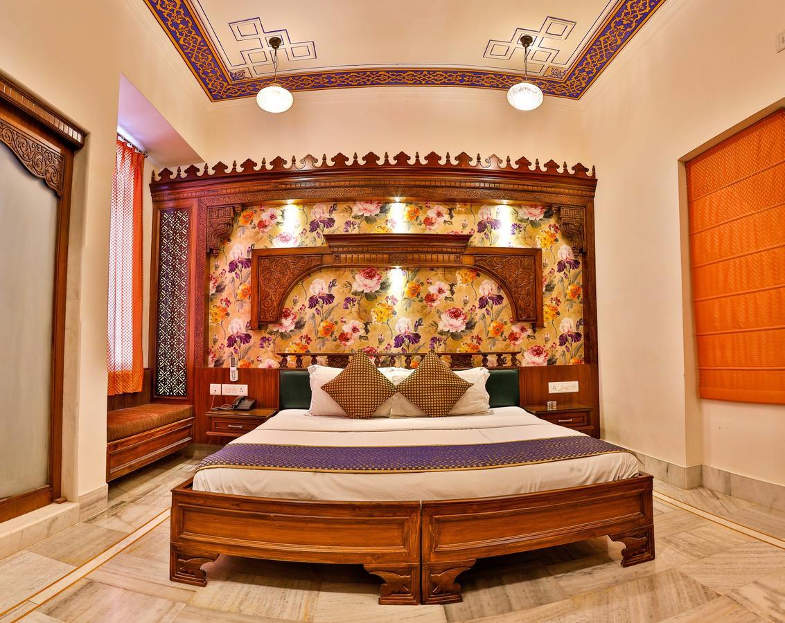 Deluxe Double Room Heritage Walking tour on food & beverage at Native Primitive & Peacock till 15th July Evening tea experience at the property pillow menu selections,646451742:JPEG