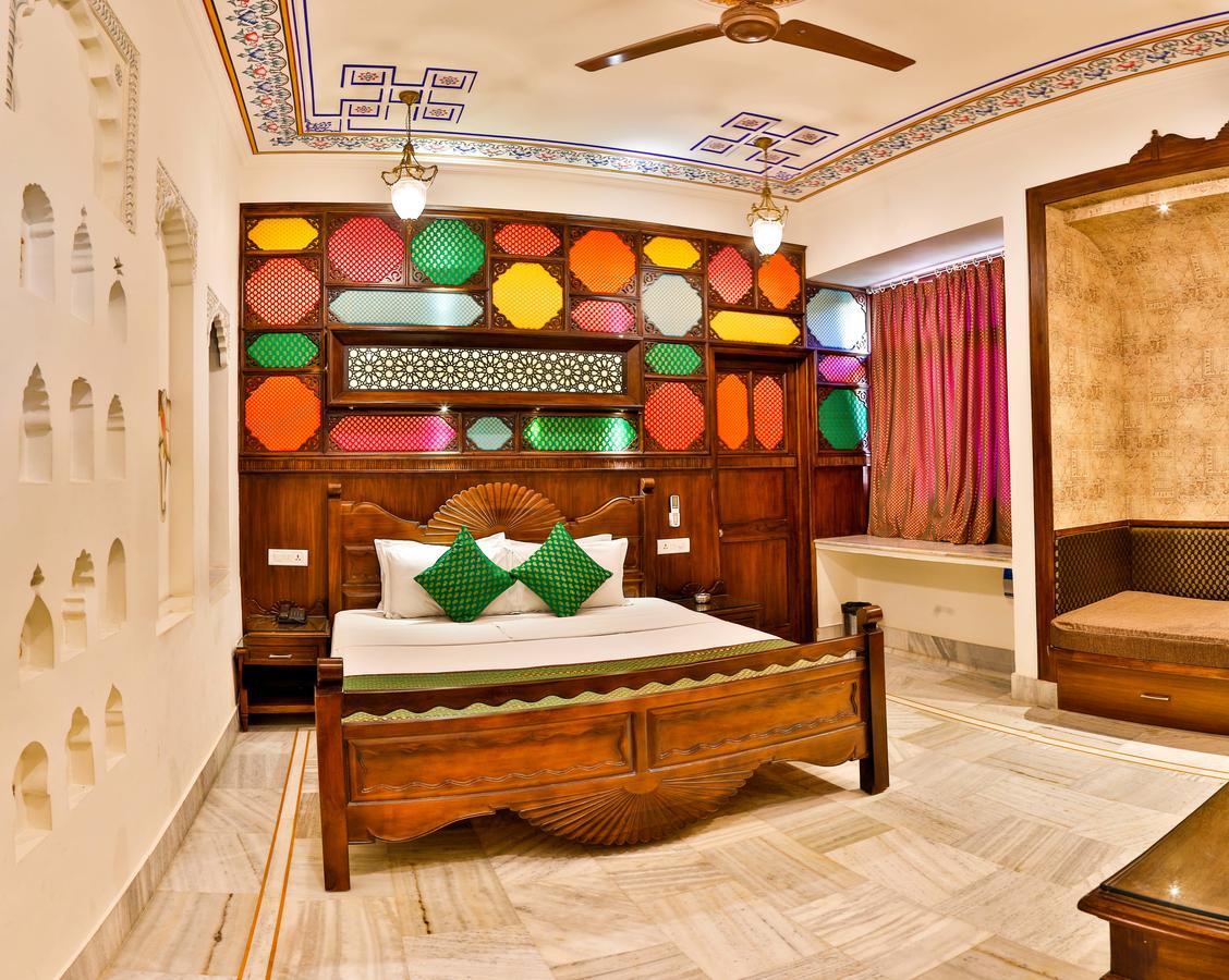 Deluxe Double Room Heritage Evening tea experience at the property pillow menu selections
