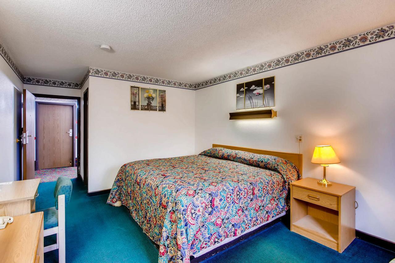 Queen Room