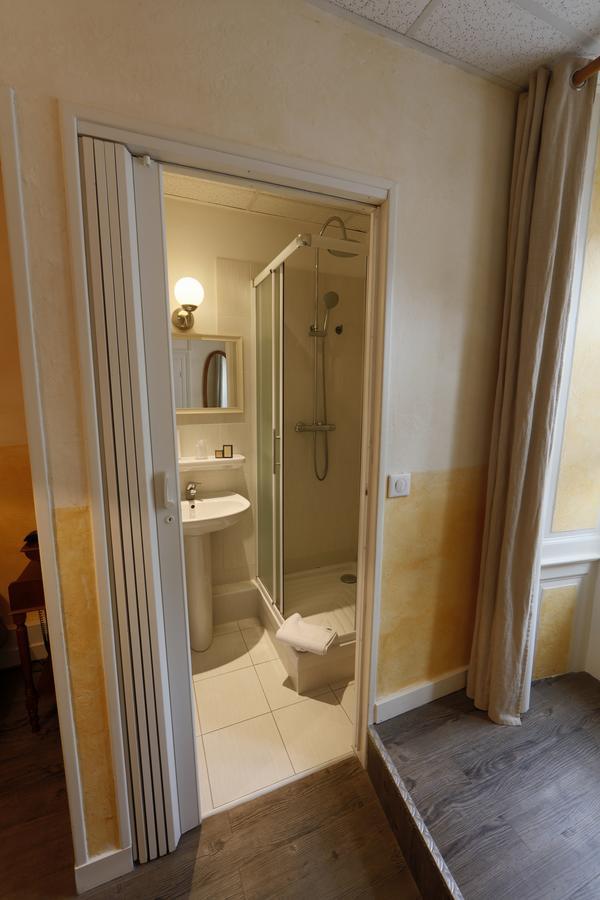 Single Room Private Bathroom,646697874:JPEG