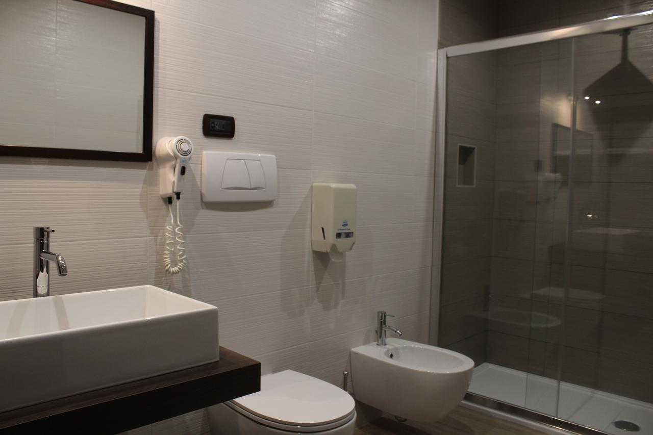 Standard Quadruple Room,647280216:JPEG