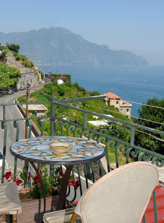 One-Bedroom Apartment Sea View