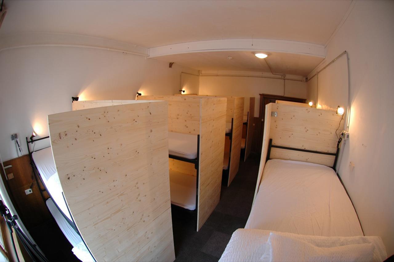 Bed 12-Bed Mixed Dormitory Room