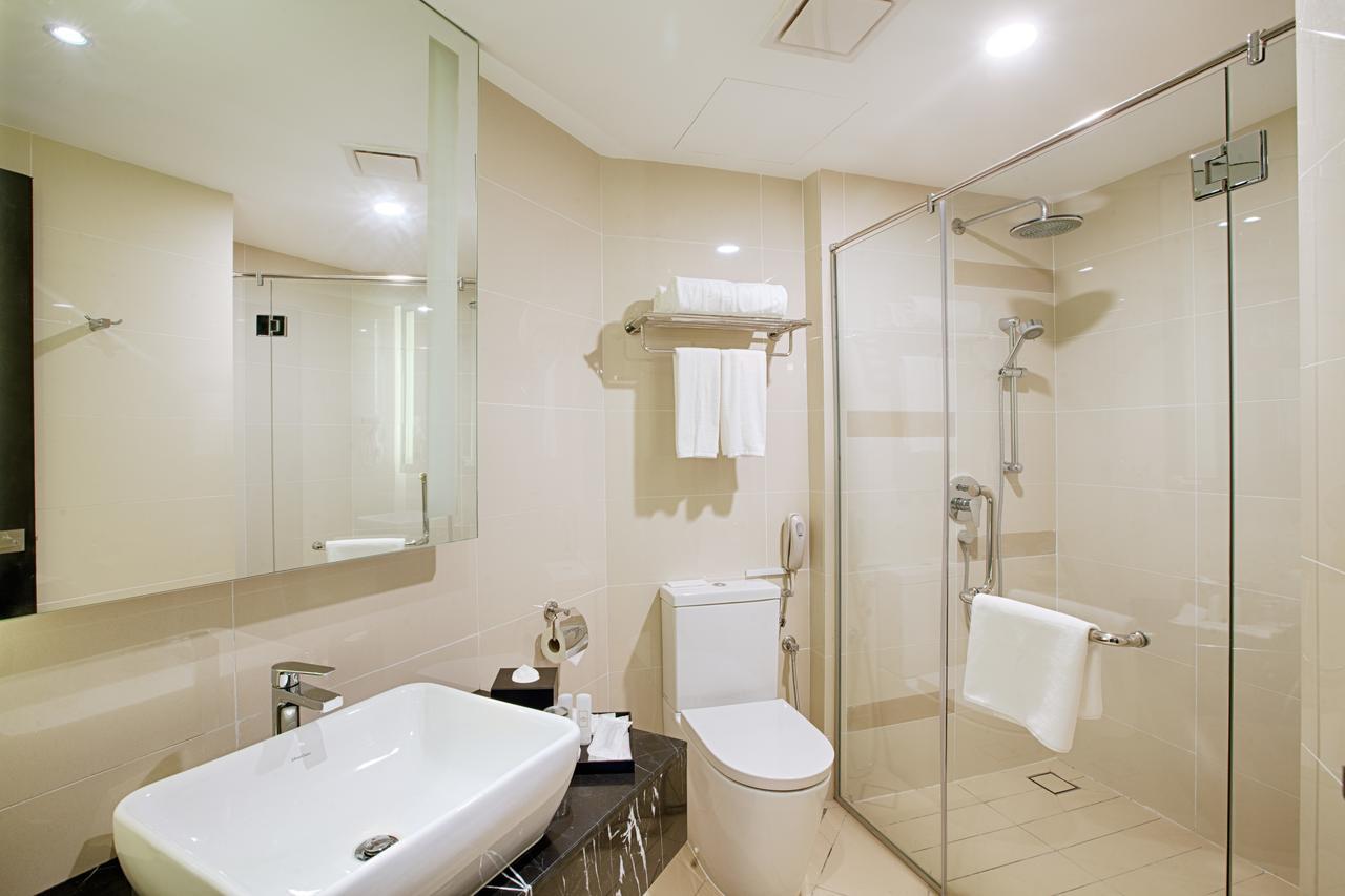 Executive Suite,747176816:JPEG