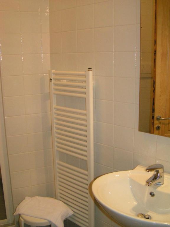 Double Room Extra Bed,63673450:JPEG