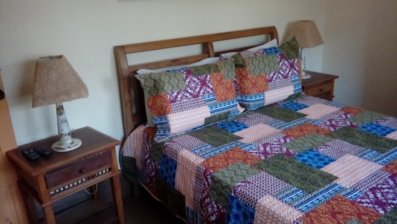 Quarto com Cama de Casal ou 2 de Solteiro com Ar Condicionado