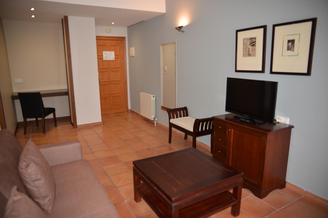 Double Room Lounge