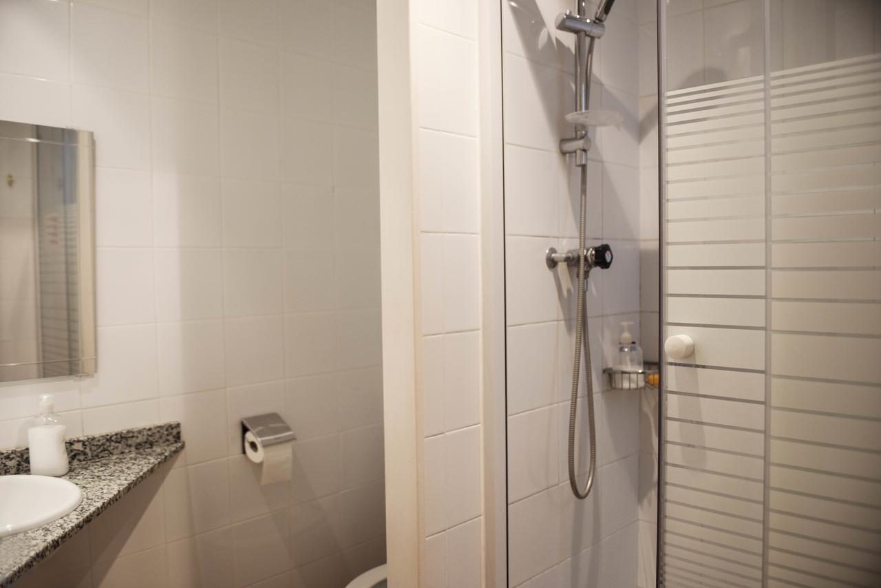 Studio or Suite Triple Private Bathroom,728613334:JPEG