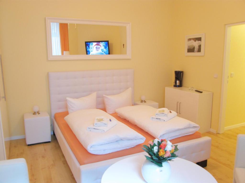 Double Room,706007830:JPEG