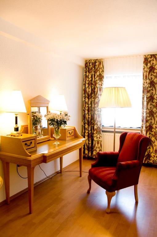 Single Room,925446958:JPEG