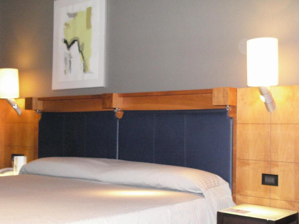 Twin Room Sofa Bed,974649856:JPEG