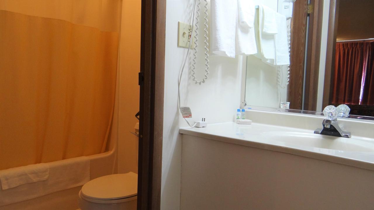 Deluxe Double Room Bath