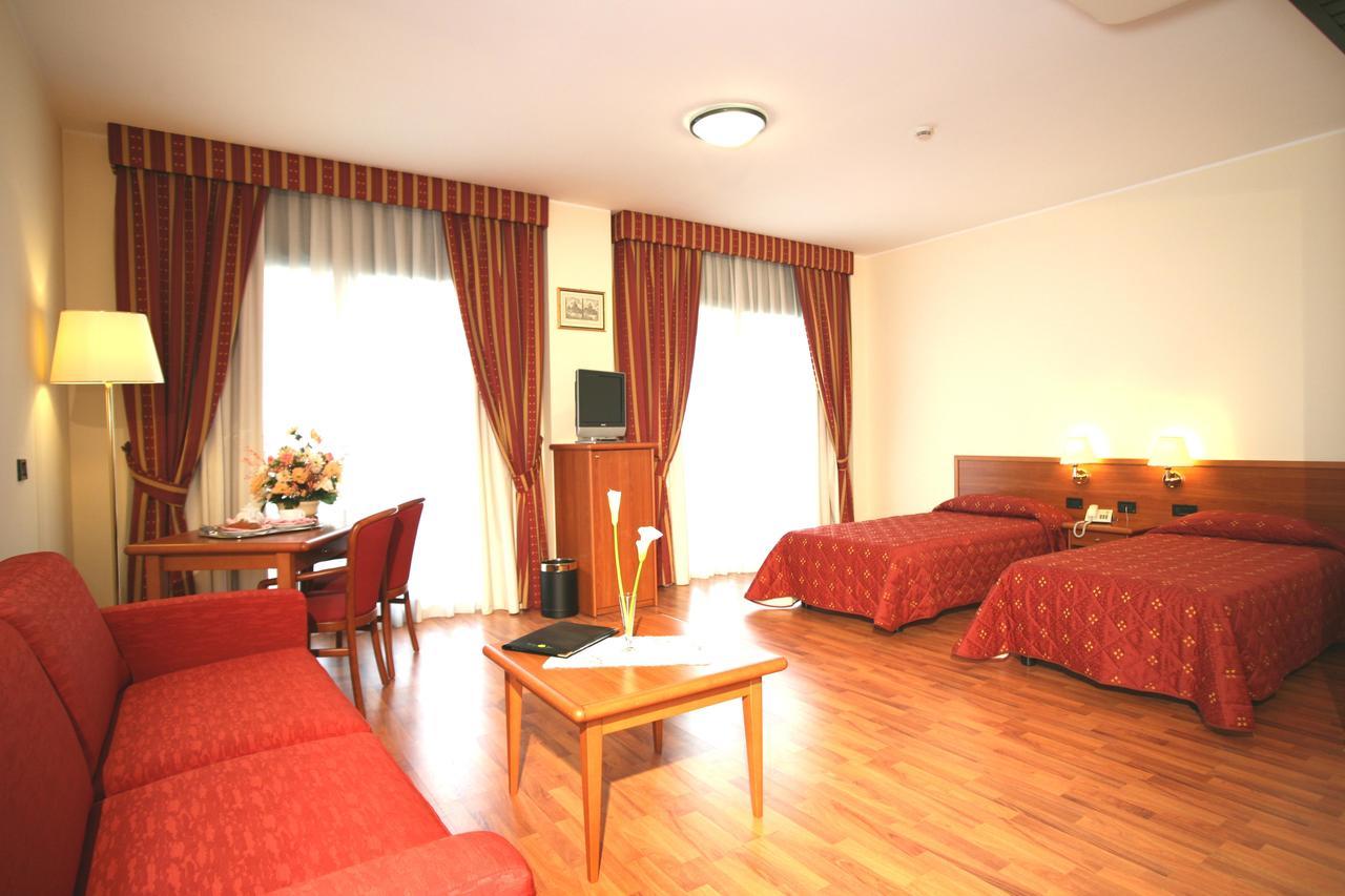 Family Junior Suite,653987475:JPEG