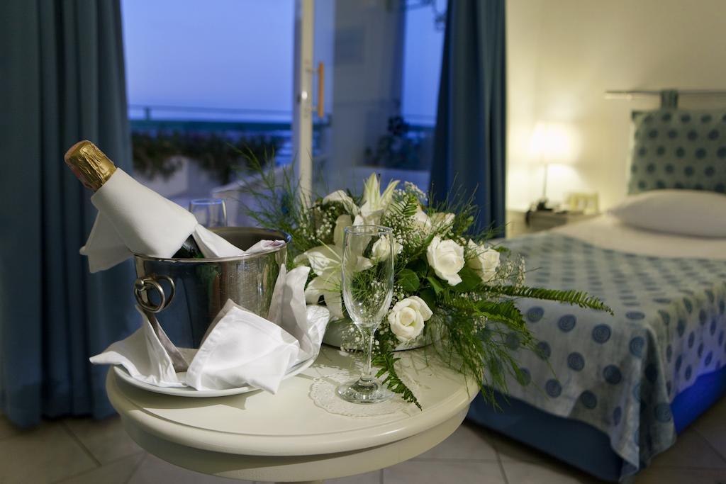 Relax Room Sea View,1279942552:JPEG