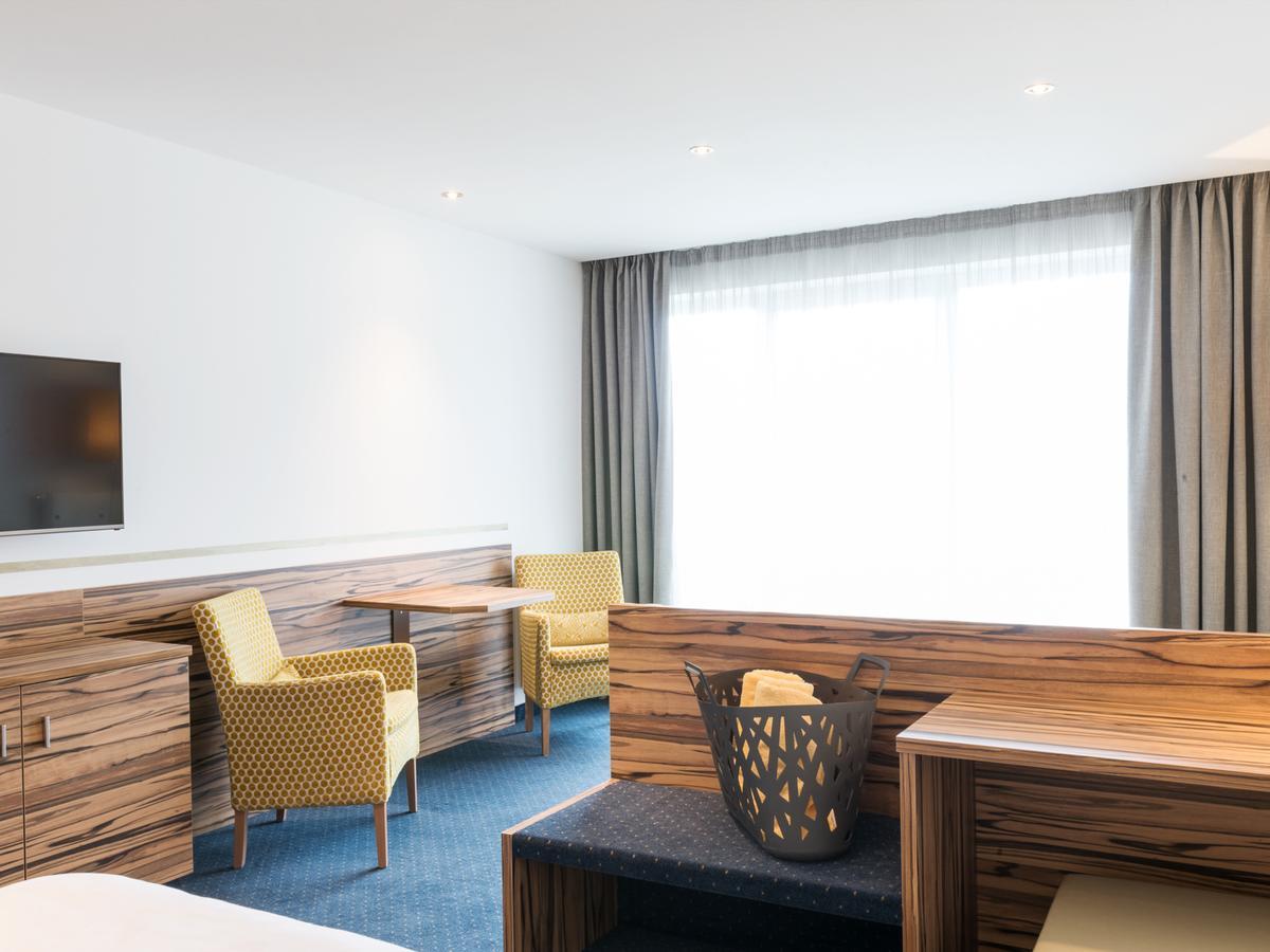 Deluxe Double Room Balcony,654182184:JPEG