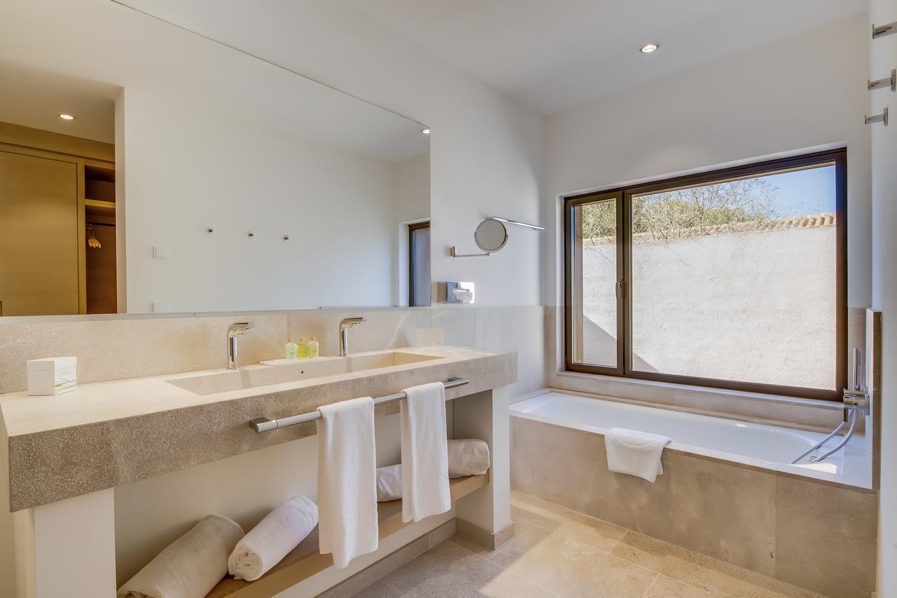 Superior King Suite