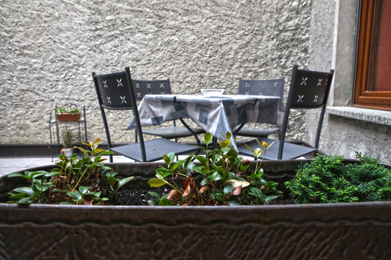 Double Room Mountain View