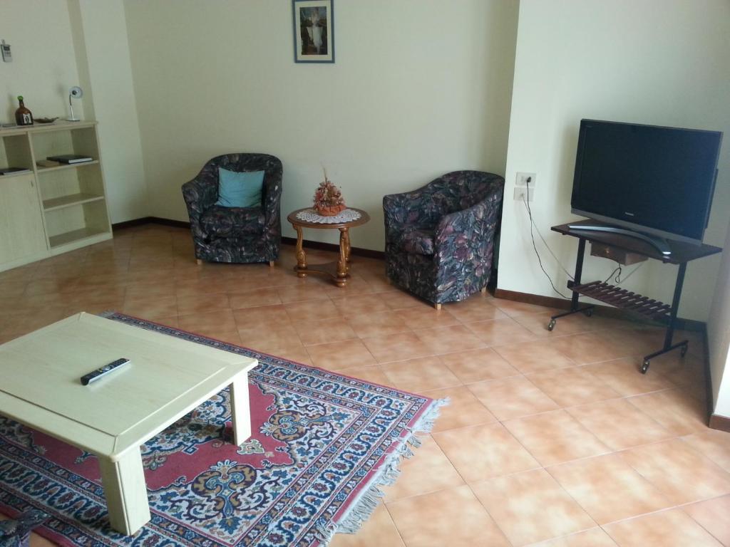 Two-Bedroom Apartment,65599099:JPEG