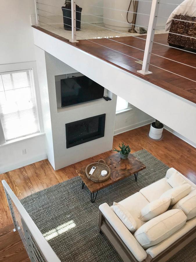 Deluxe King Suite