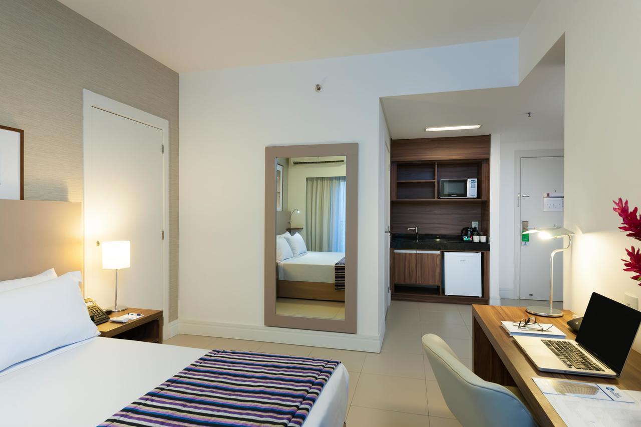 Double Room Queen Bed