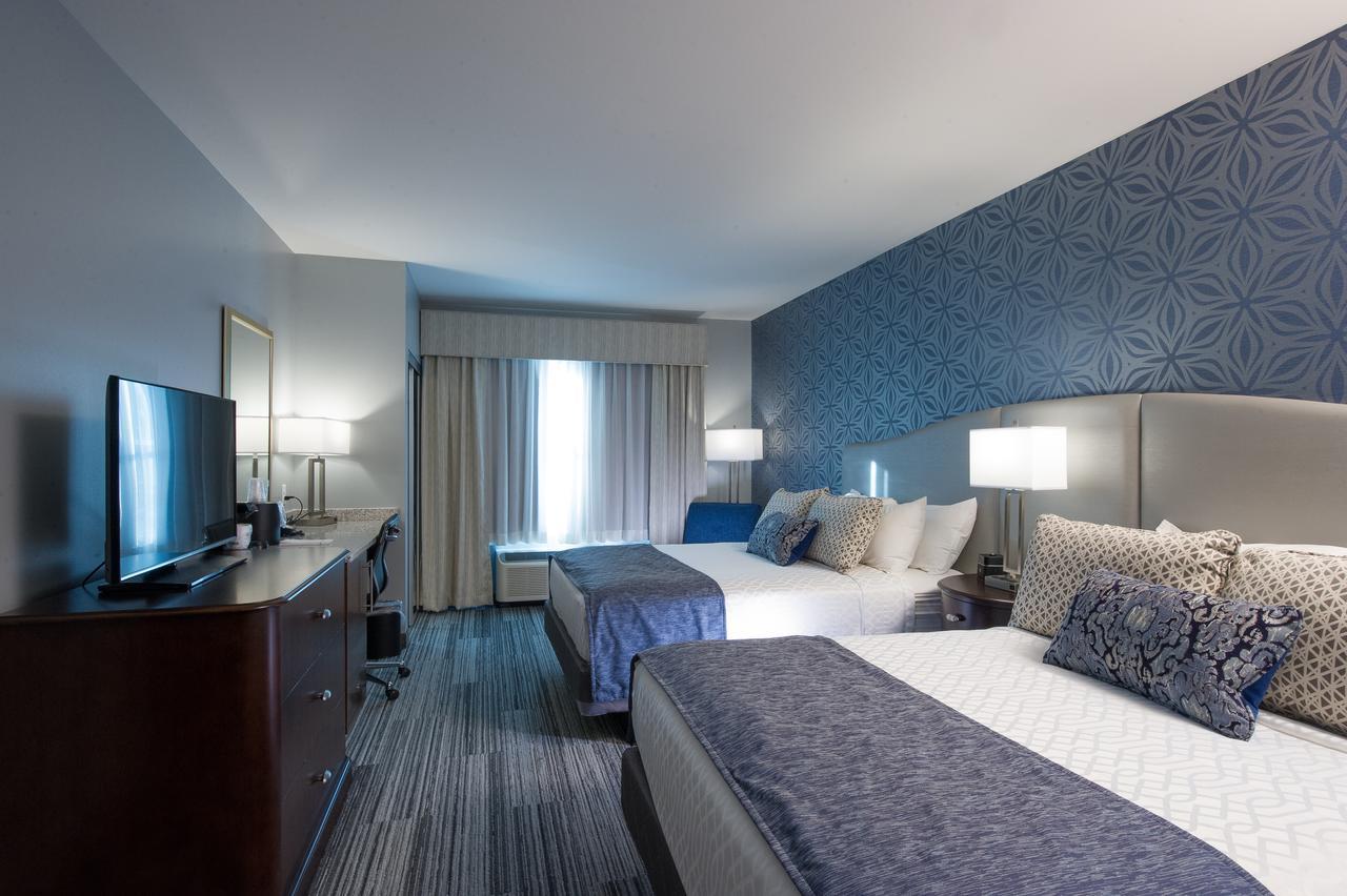 Queen Room with Two Queen Beds - Non-Smoking