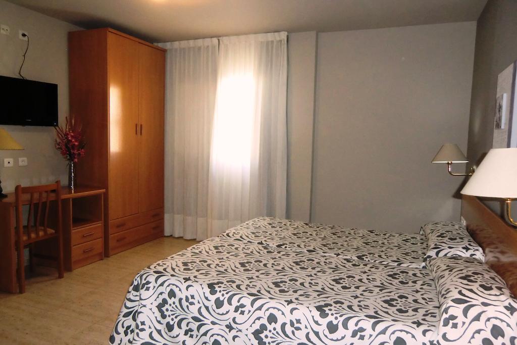Double or Twin Room,65888200:JPEG